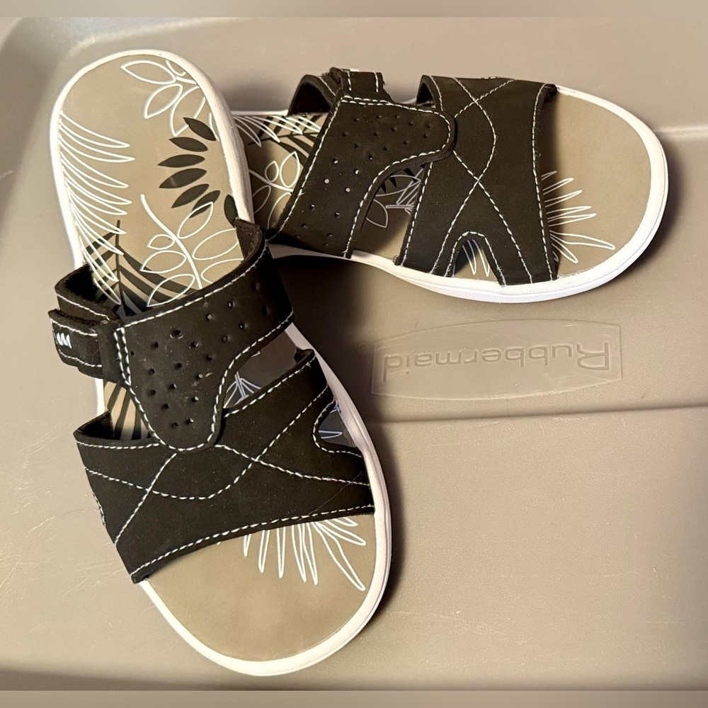 Women’s Sandals, size 7